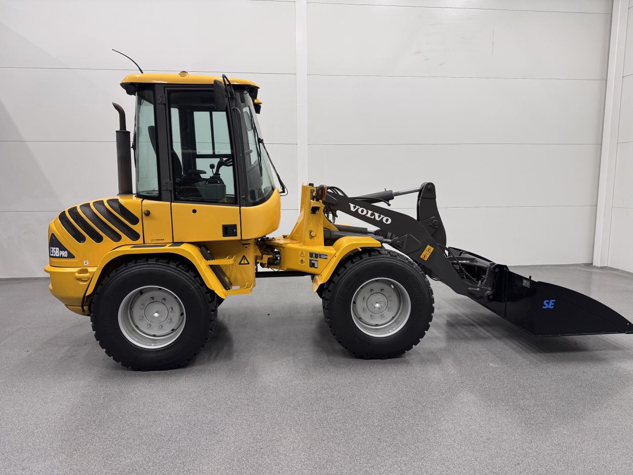 Volvo L35B Pro med nya snödäck