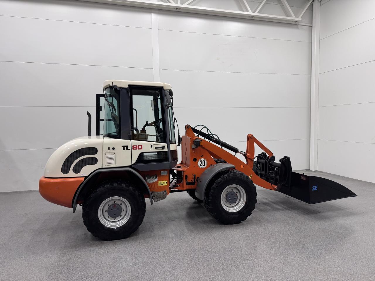 Terex TL80 med ny planerskopa