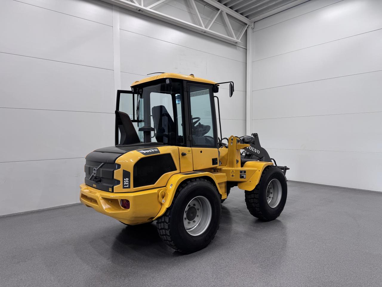 Volvo L35G Med nya snödäck