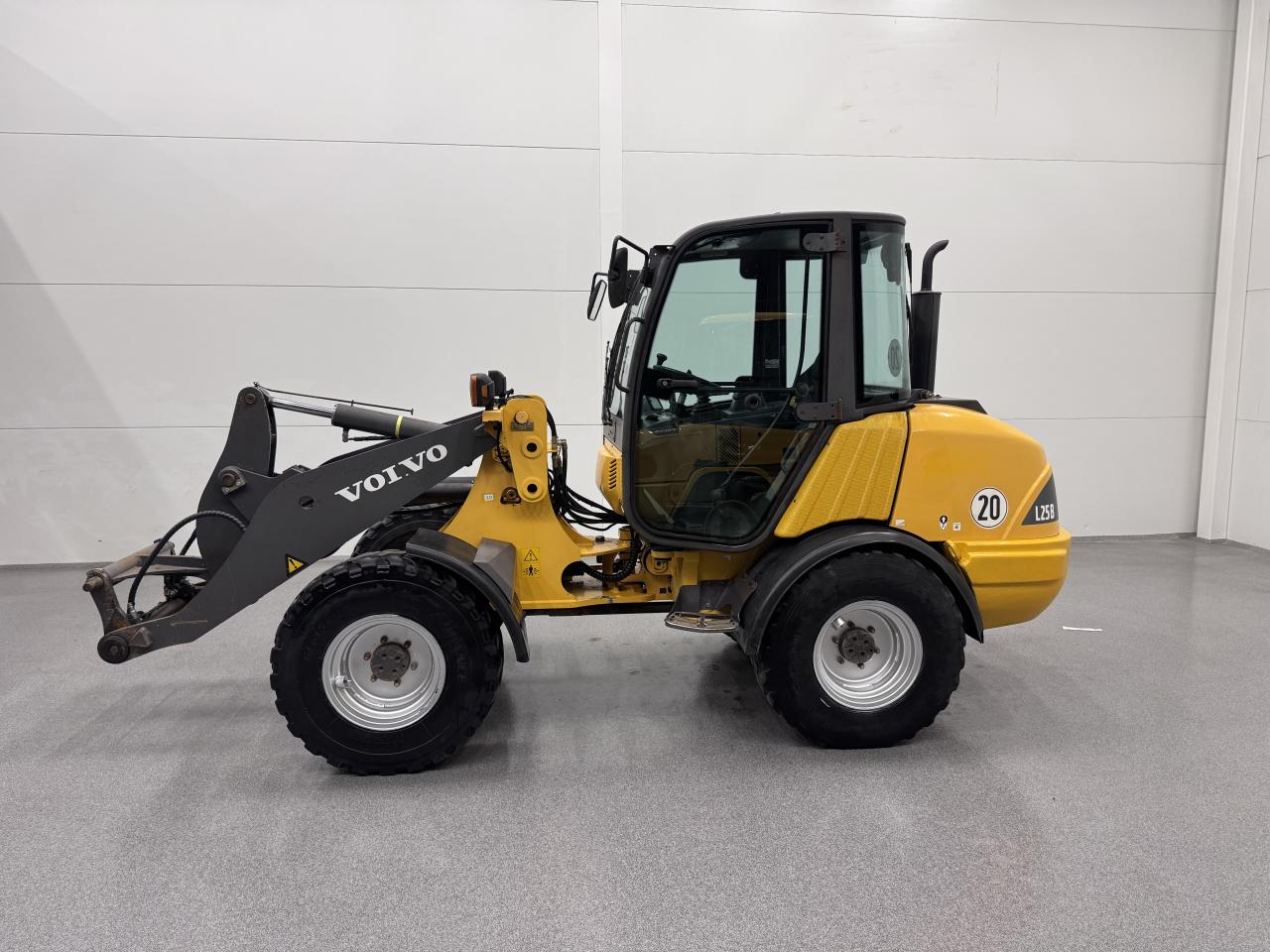 Volvo L25B