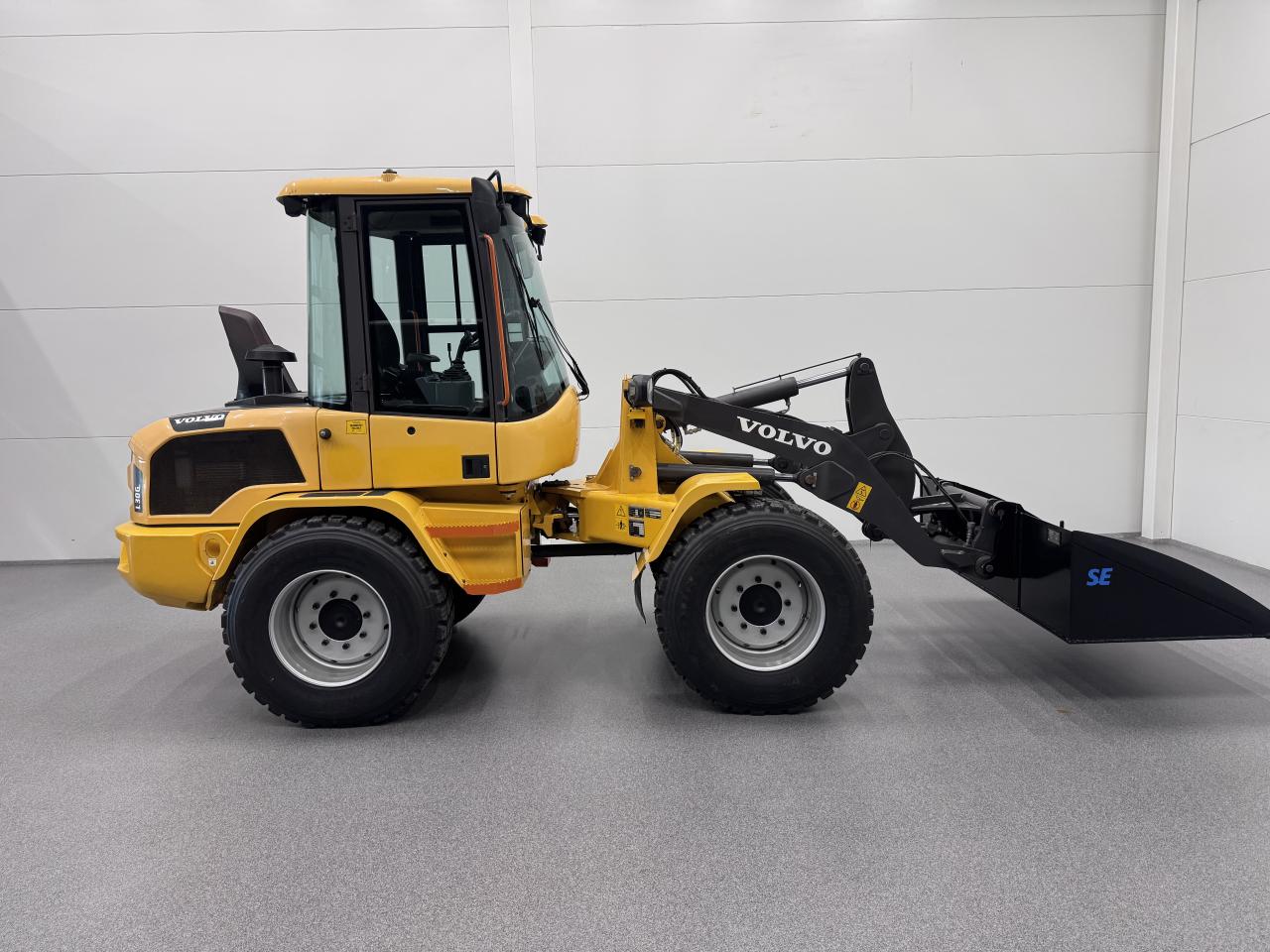 Volvo L30G med nya snödäck